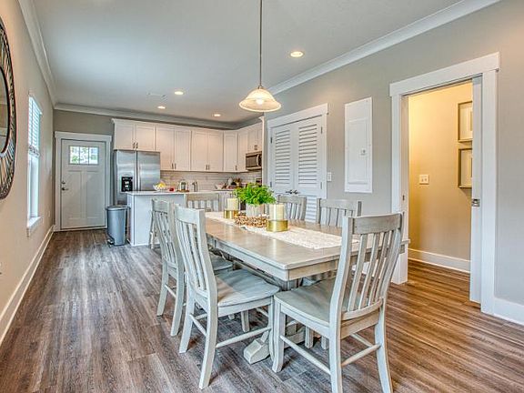 3rd image of 180 Date Palm Ln #307
