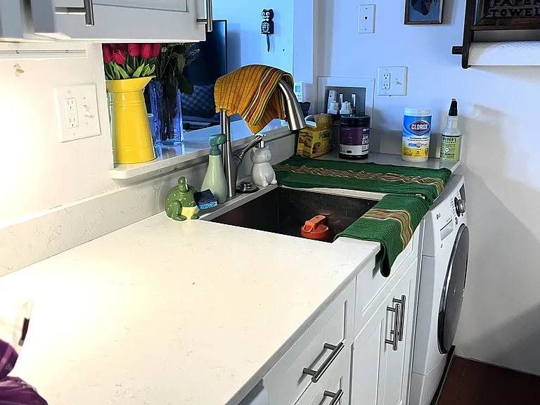 10 Thacher St #406 — Photo 14