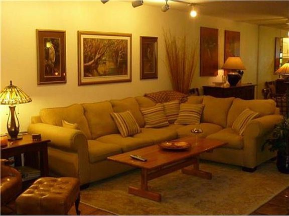 2nd image of 3829 Estepona Ave