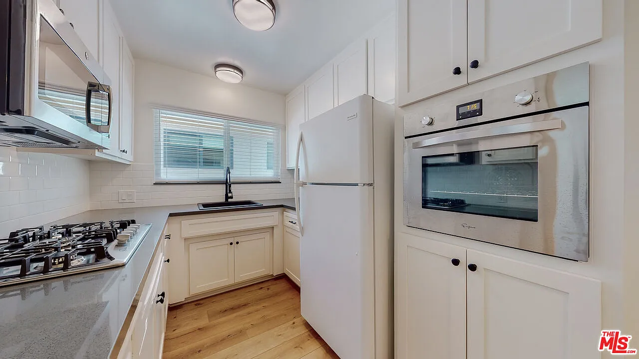 1 bed, 723 sqft, $2,695 — Photo 2