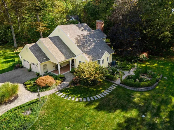 33 Shipley Drive, Hollis, NH 03049