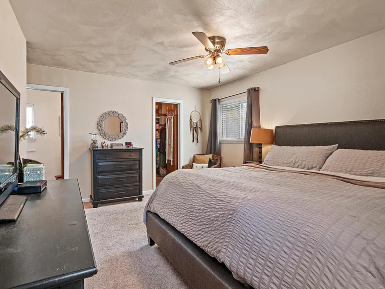 4433 John Jay Ln — Photo 10