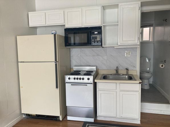 320 W Main St #5