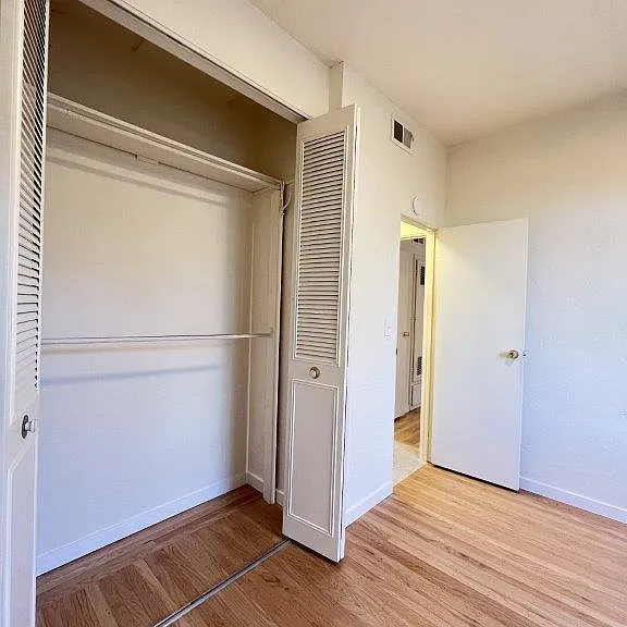 2541-2569 Le Conte Ave — Photo 9