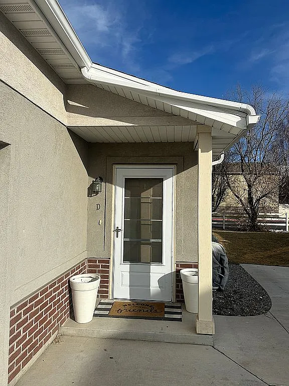3 bed, 1100 sqft, $1,775 — Photo 3