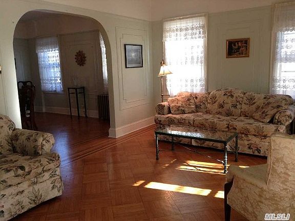 4th image of 421 Litchfield Ave