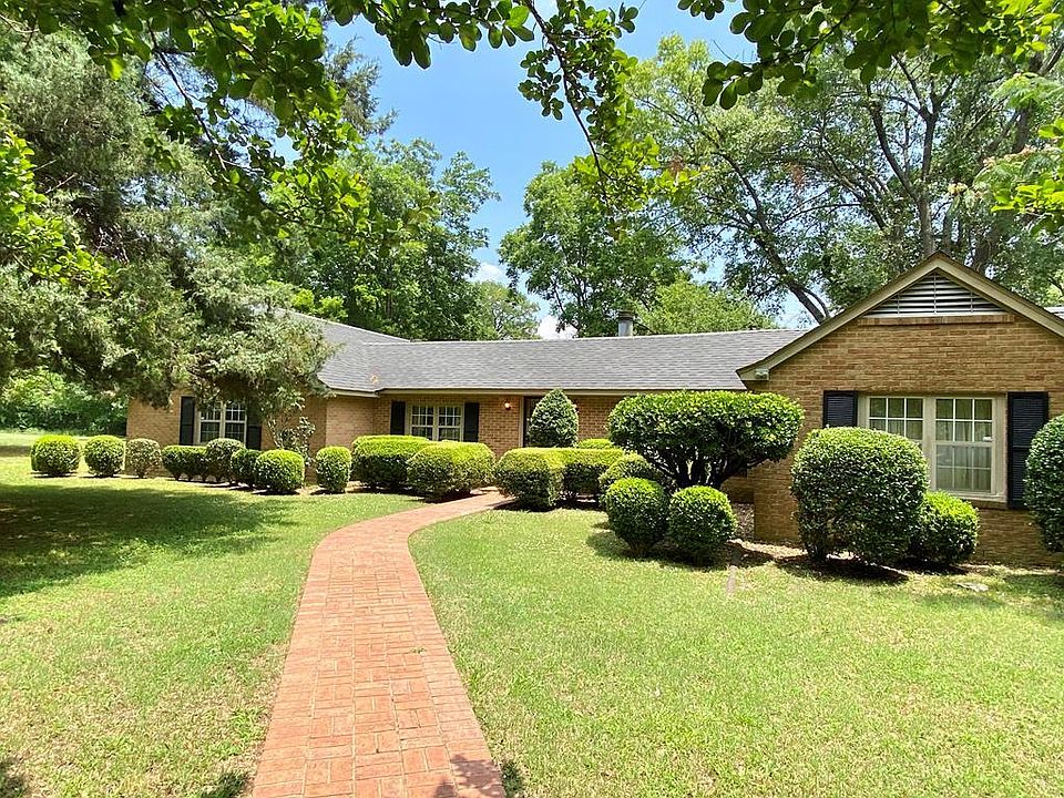 1st image of 101 Oak Dr