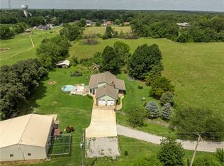 1111 Rocky Dell Rd NE, Gravette, AR 72736