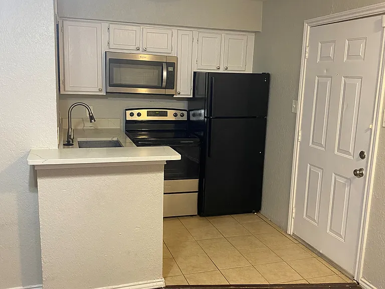 9821 Walnut St #304 — Photo 13