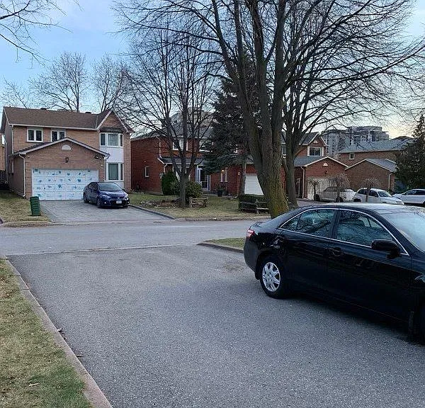 14 Guildwood Dr — Photo 12