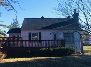 18396 Haskins Rd, Chagrin Falls, OH 44023