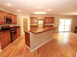 772 Chestnut Oak Rd, Kuttawa, KY 42055