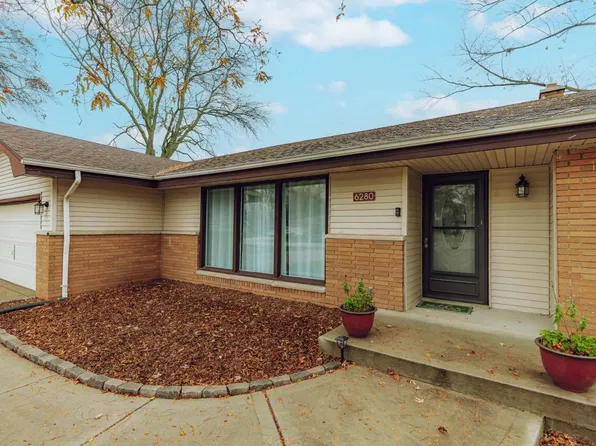 6280 South Baas DRIVE, New Berlin, WI 53146