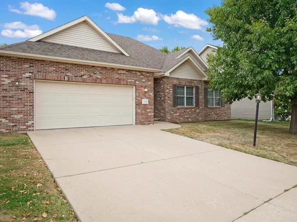 2139 W Geneva Rd, Peoria, IL 61615