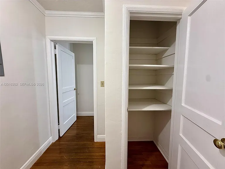 110 Antilla Ave — Photo 10