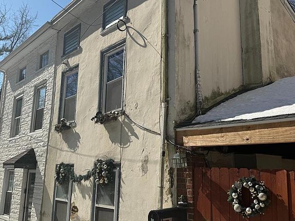 5th image of 12 Shawmont Ave