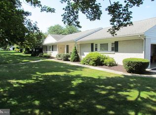 3216 Westview Dr, Reading, PA 19605