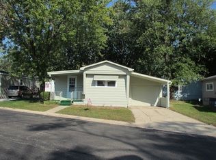 1181 Lakewood Rd, Elgin, IL 60123