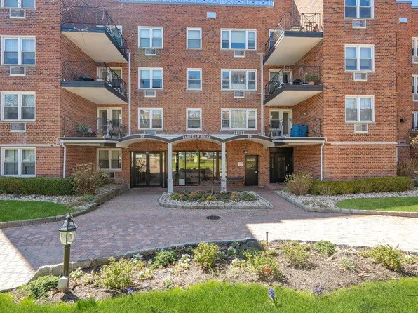 20 Chapel Place #1ST, Great Neck, NY 11021