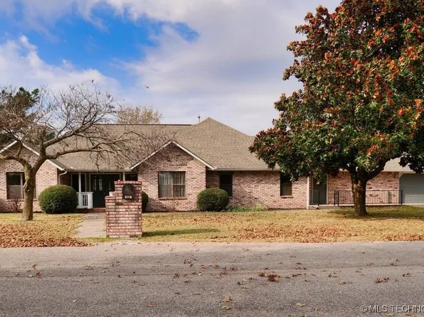 1119 Rolling Oaks Rd, Grove, OK 74344