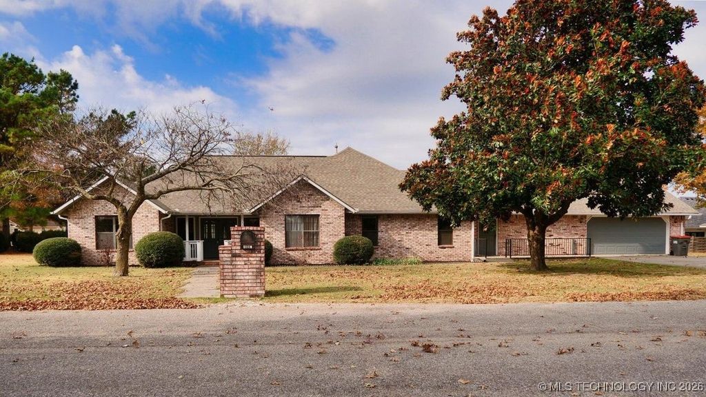 1119 Rolling Oaks Rd, Grove, OK, Grove