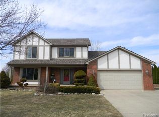 3324 Bennington Dr, Wixom, MI 48393