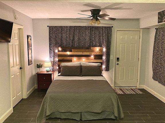 3rd image of 5152 3rd Ave S Unit B
