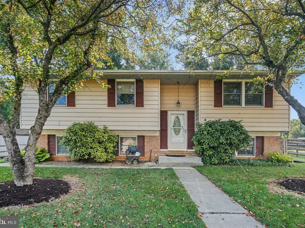 4 Strongwood Rd, Owings Mills, MD 21117
