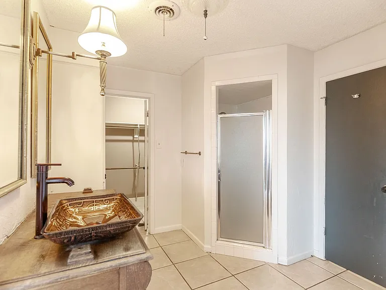 2601 Edgemont Dr — Photo 26