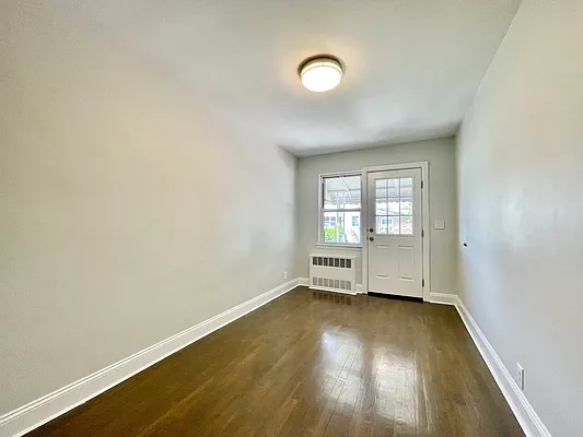 Rented by Astoria Realty | media 8
