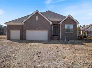 7110 Dryden Rd, Almont, MI 48003