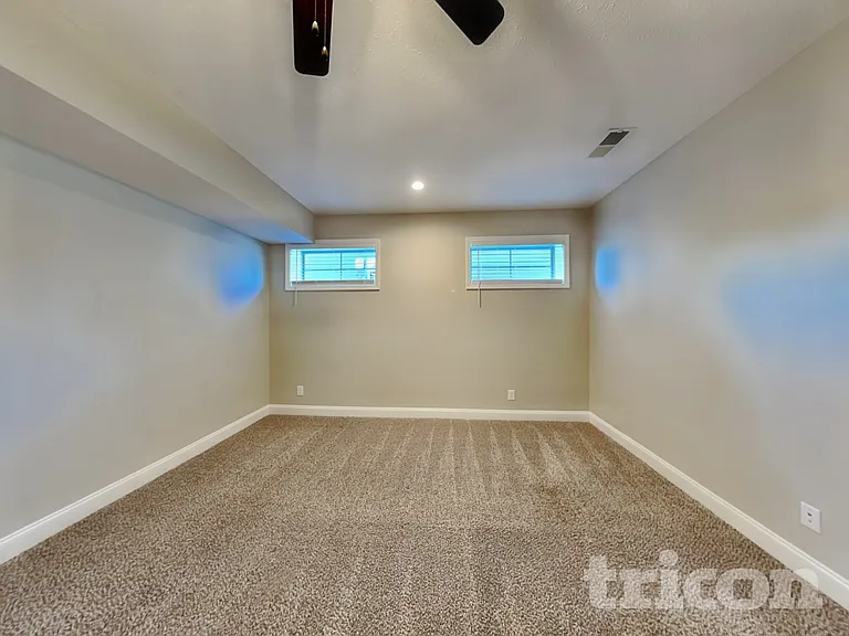 1059 Spicer Dr — Photo 20