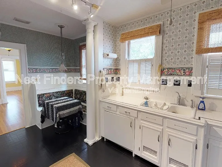 2044 Forbes St — Photo 10
