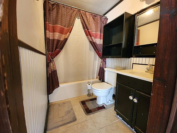 5th image of 206 Beetree Ave