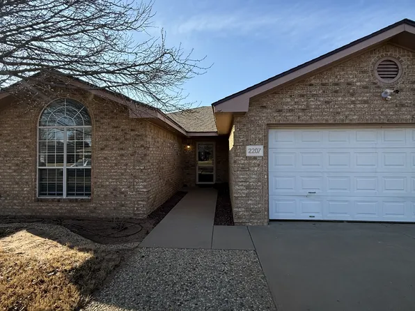 2207 93rd St, Lubbock, TX 79423