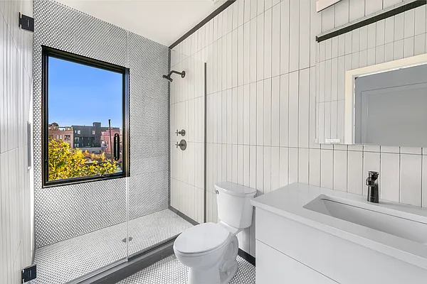 Rented by Constellation Commercial Real Estate Advisors, LLC | media 19