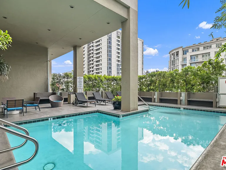 10701 Wilshire Blvd #1903 — Photo 24