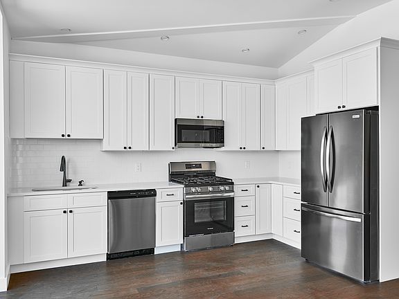 3rd image of 72-74 Green St #74A