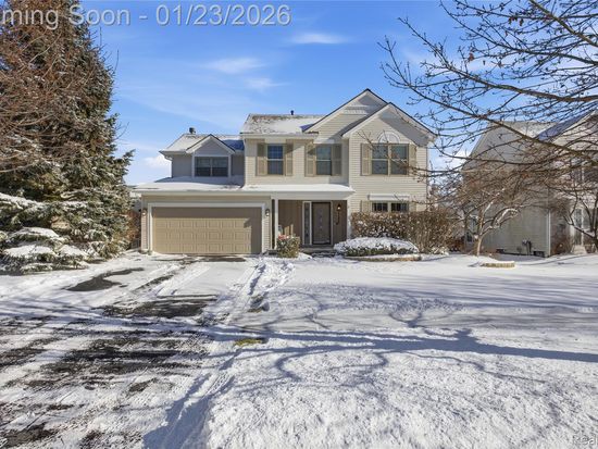 1195 Oakmont Dr, Oxford, MI 48371