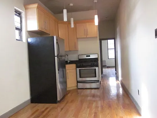 Rented by Evergreen Apartments BK | media 16