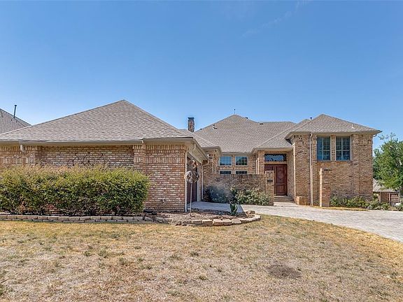 4th image of 300 Bridlewood Ct