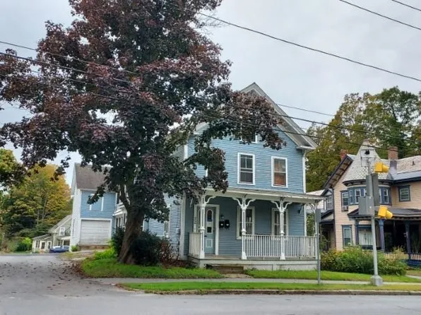 22 School Street, Rockingham, VT 05101