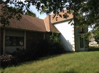 25901 E Colbern Rd, Lees Summit, MO 64086