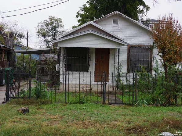 3032 W SALINAS ST, San Antonio, TX 78207