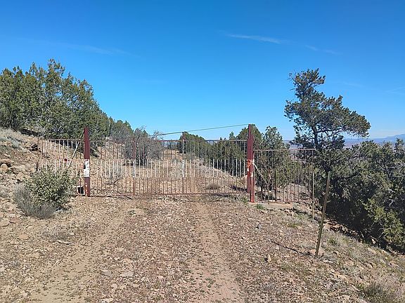 2nd image of 4671 W Cedar Heights Rd