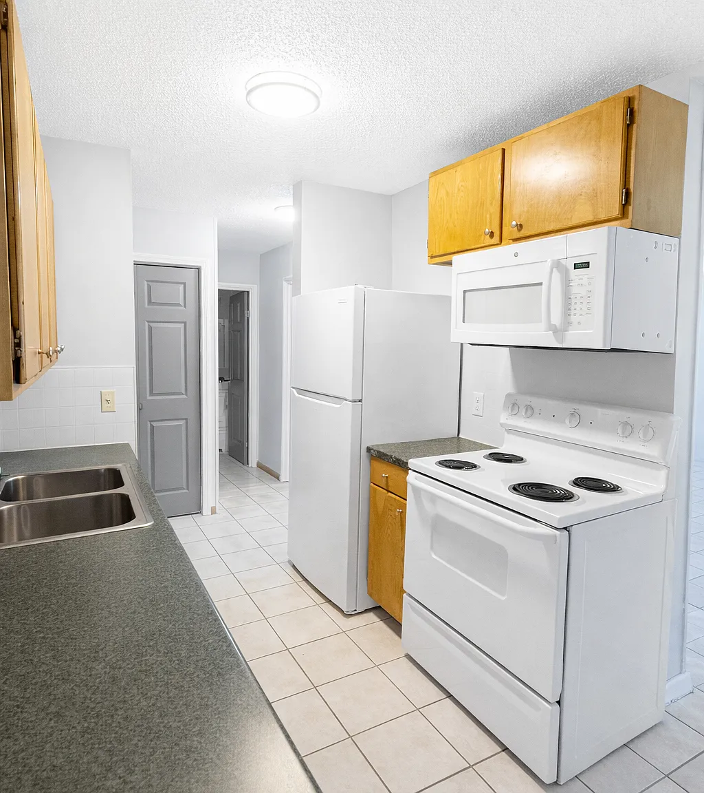 1 bed, $990 — Photo 2