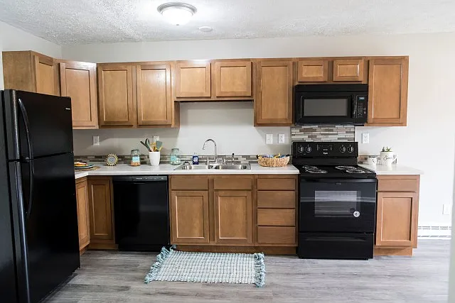 College Square Apartments — Photo 6