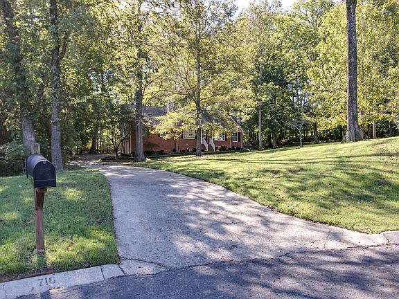 2nd image of 716 Cromwell Ct