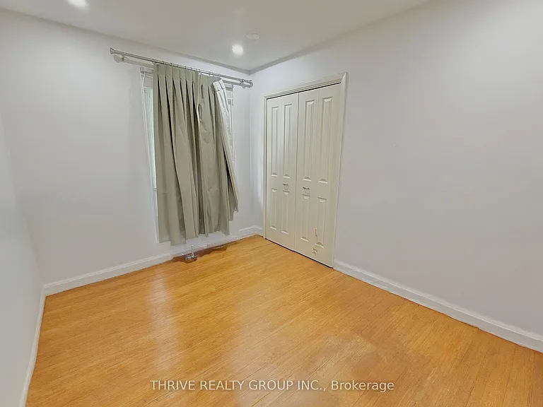 1449 Glenora Dr #UPPER — Photo 16