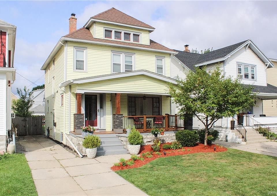 1st image of 182 Commonwealth Ave